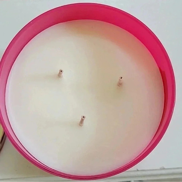 White Barn 14.5oz 3 Wick Candle in Cactus Bloom Scent in a Fuchsia Container NWT - Picture 5 of 8